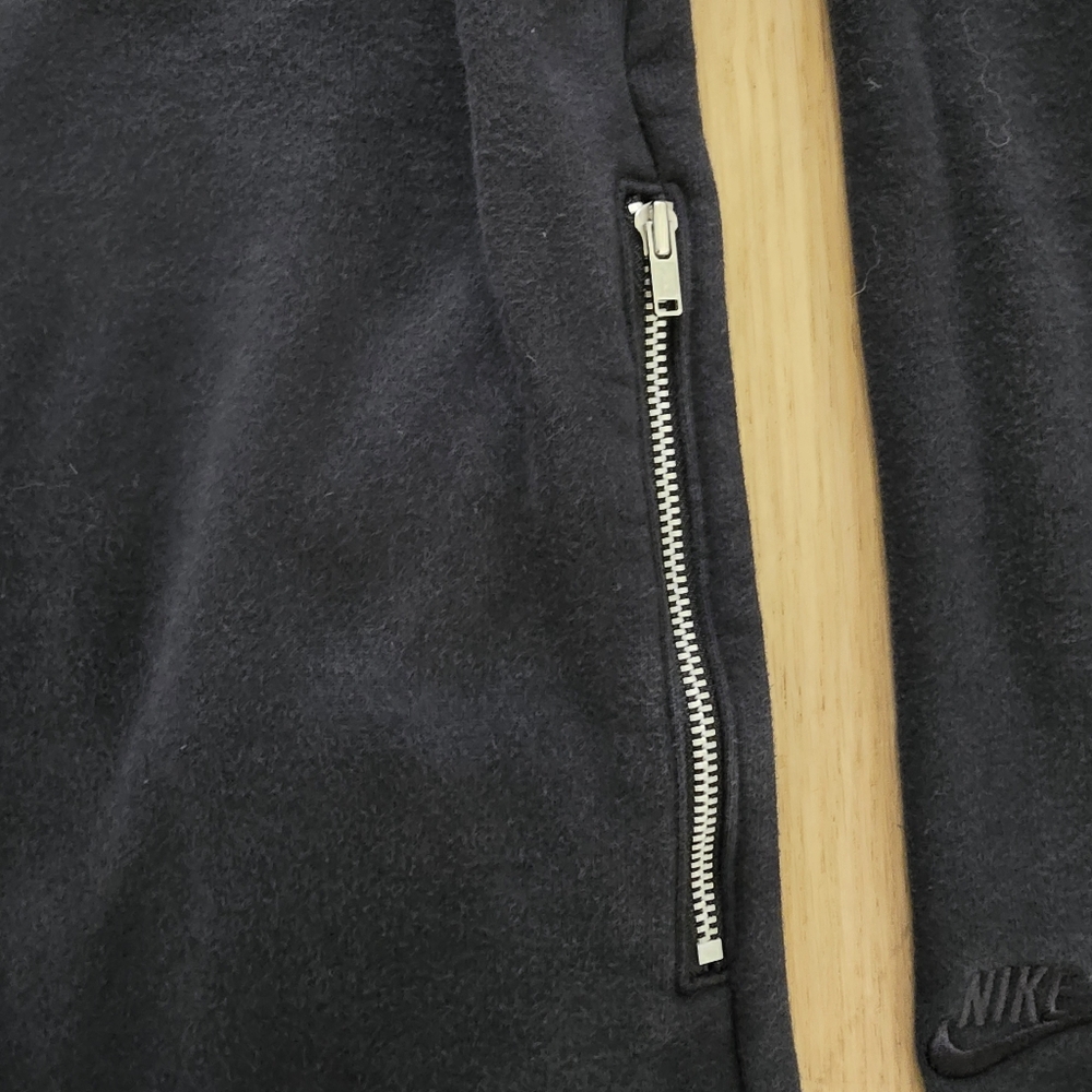 Nike Men’s Graphic Crewneck Sweatshirt | Like New | M| Midnight Navy - Picture 7 of 7